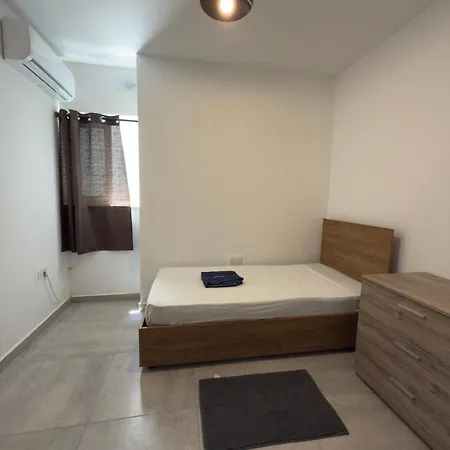 Apartamento 4-bedroom In Pietà P9 *