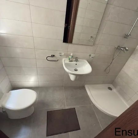 Apartamento 4-bedroom In Pietà P9