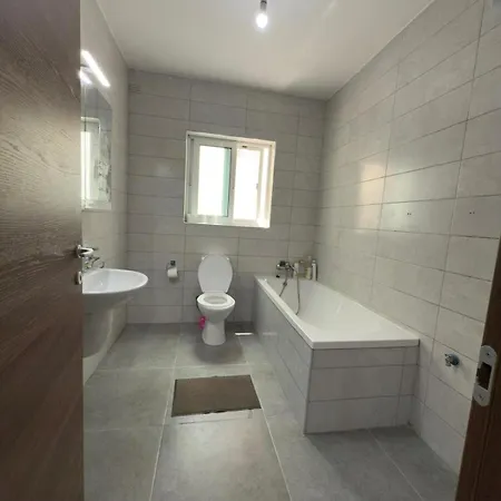 Apartamento 4-bedroom In Pietà P9 *