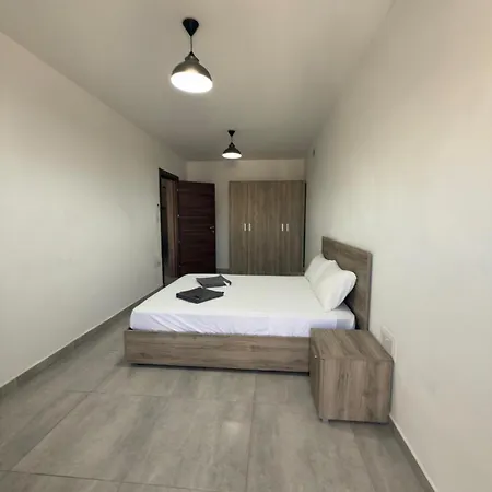 4-bedroom In Pietà P9 *