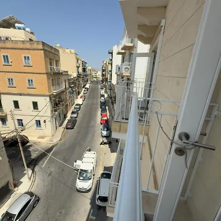 4-bedroom In Pietà P9 Apartamento