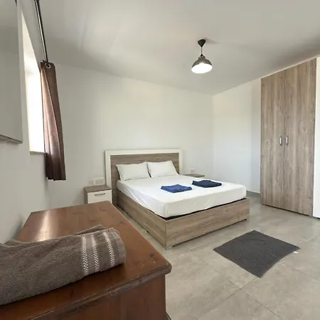 4-bedroom In Pietà P9 *